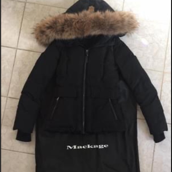 Mackage Winter Parka XS
Adjustable figure-fitting & flattering - Picture 2 of 3